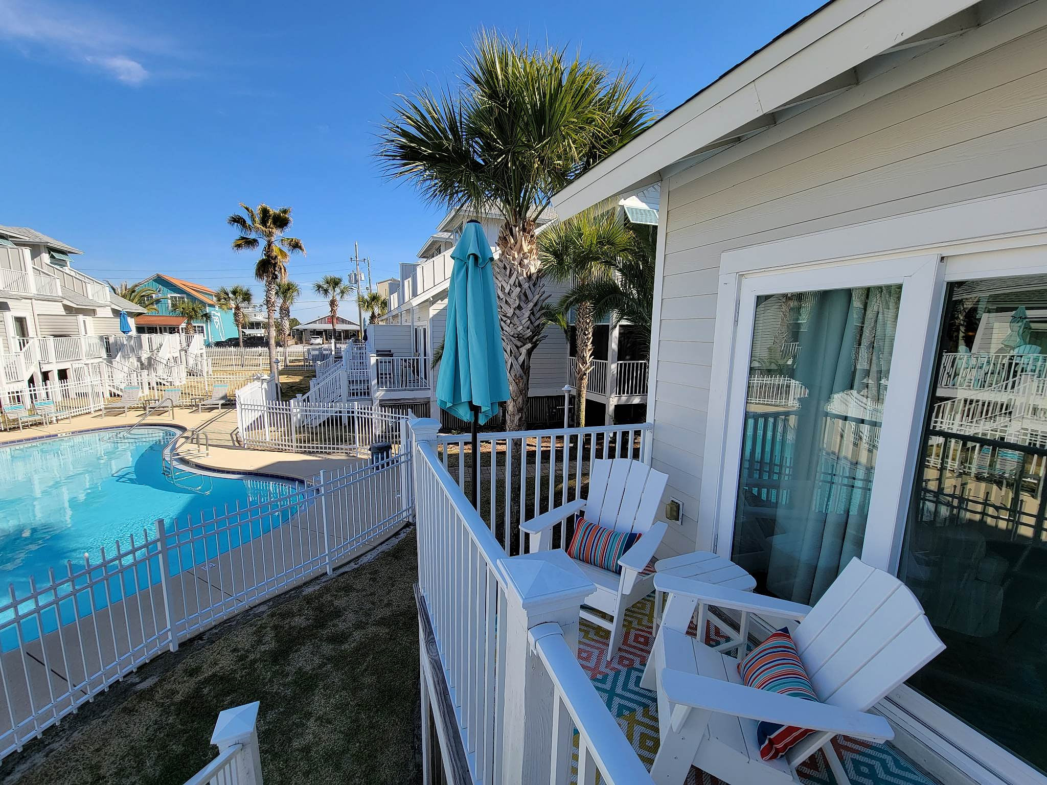 "Amazing pool acess"