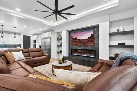 Private Pool | HUGE Pecan Valley Home | Sleeps 26