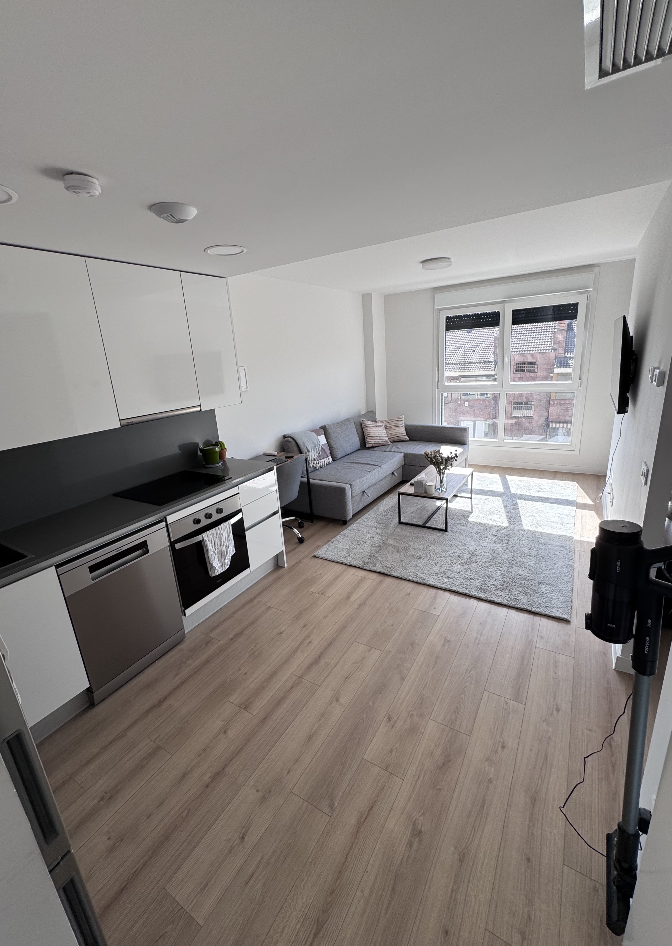 Bright + Modern Studio in Madrid