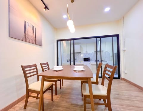 Minimal 2BR Townhome 3 near Nimman & MAYA