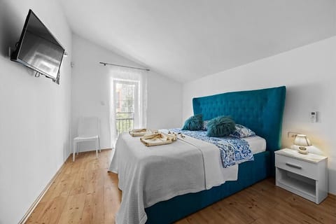Villa Emily - Unit 378408-13