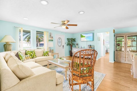 Enjoy the light and airy space for chilling, sleeping, or hanging out!