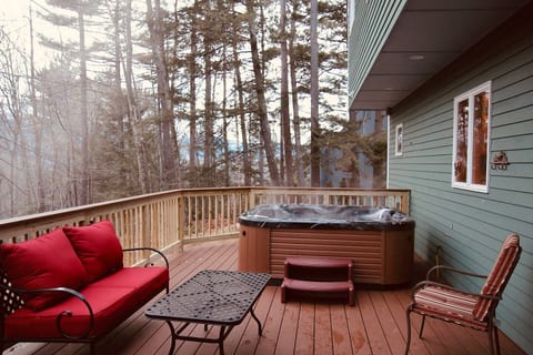 19 Deer Run Circle, North Conway
