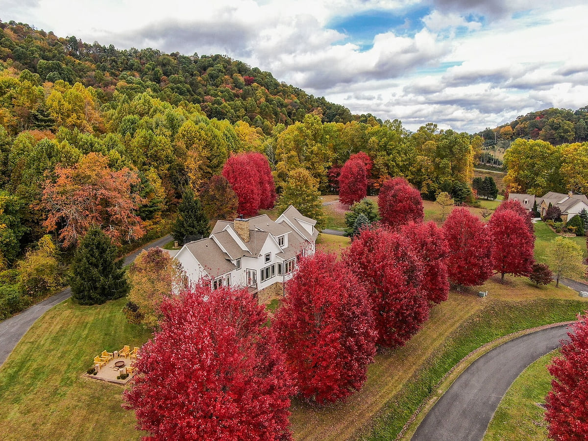Mountain Top at Linville Falls -  Views! image 1