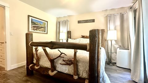 River Glen Cottage in Blue River, Oregon