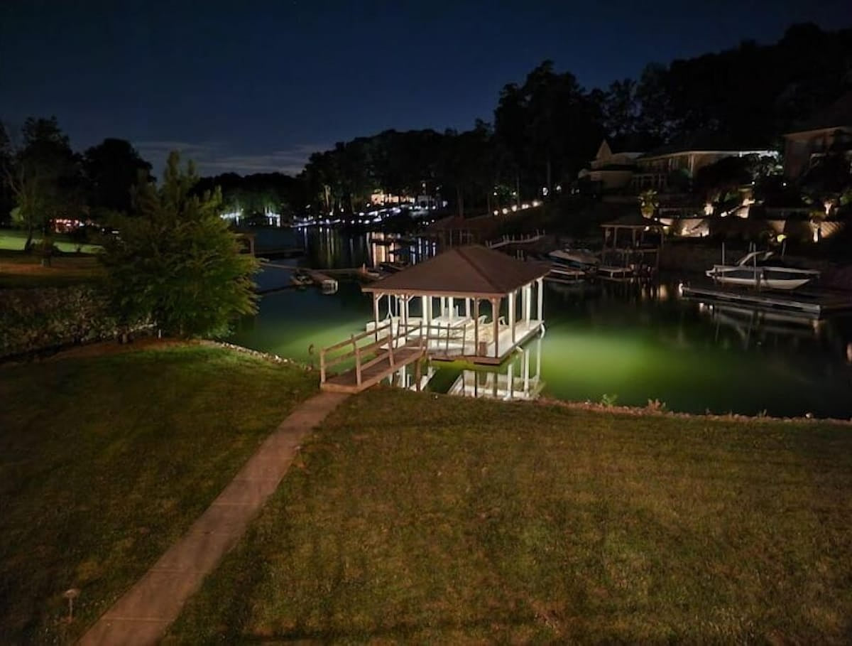 Best Cove on Lake Norman. Quiet but near everything!