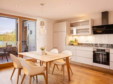 Pelhamer See holiday apartment SE11