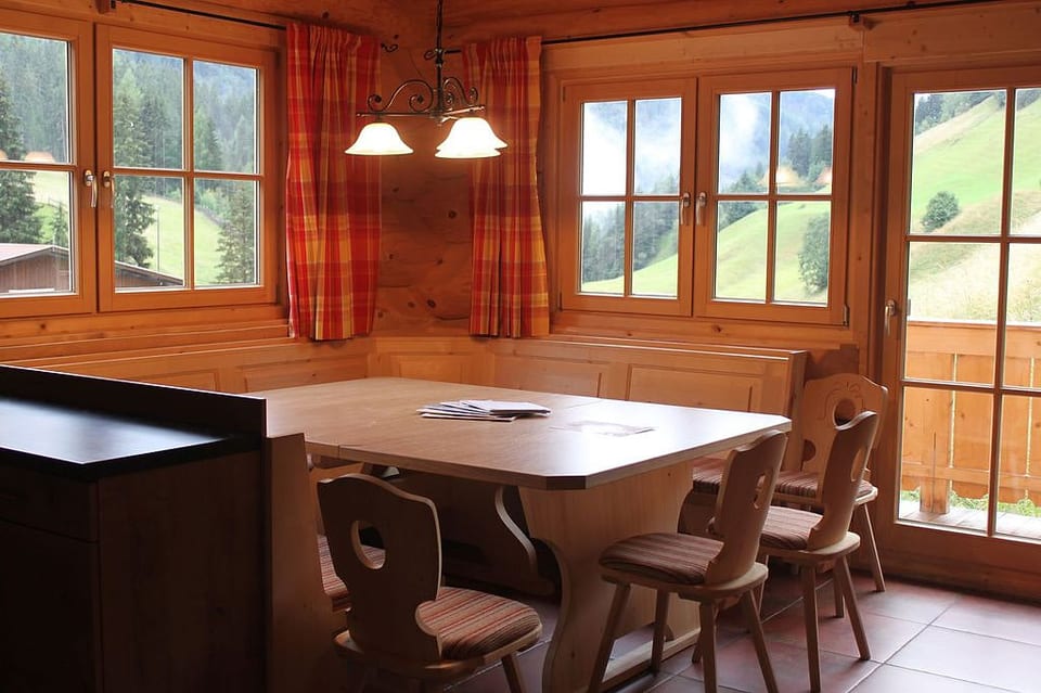 Cozy mountain hut Hochoetz/Tyrol
