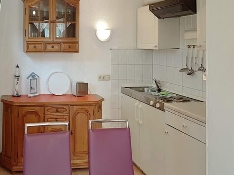 Holiday apartment Prerow 37746