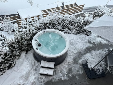 outdoor hot tub