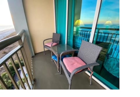 Mar Vista Grande 810 Oceanfront 3 BR 3 BA Condo