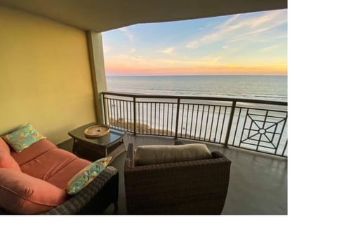 Mar Vista Grande 810 Oceanfront 3 BR 3 BA Condo