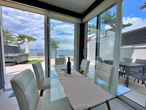 Villa SeaLuxe - jacuzzi i pogled more - Unit 377230-13