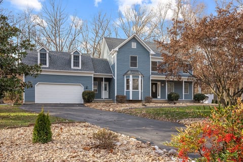 Blue Mountain Song- A spacious house tucked into a quiet neighborhood!
