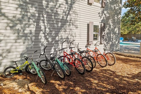 Backyard Oasis, Pool,Sandy Magnolia, Sleeps 16,Eastern Lake,Golf Cart, Bikes
