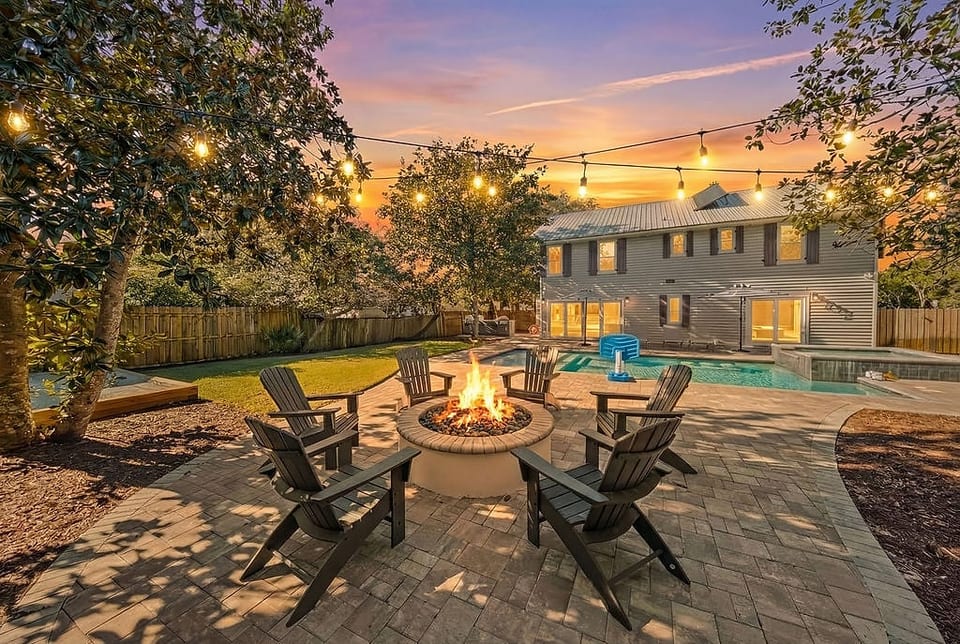 Backyard Oasis, Pool,Sandy Magnolia, Sleeps 16,Eastern Lake,Golf Cart, Bikes - Santa Rosa Beach
