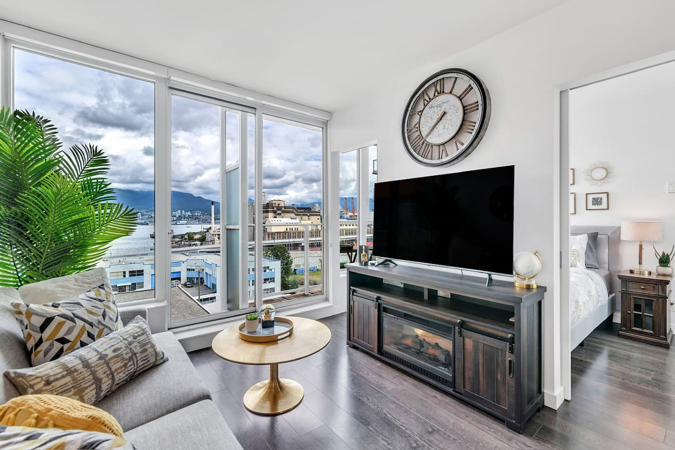 Scenic Ocean & Mountain 1BR w/ Parking