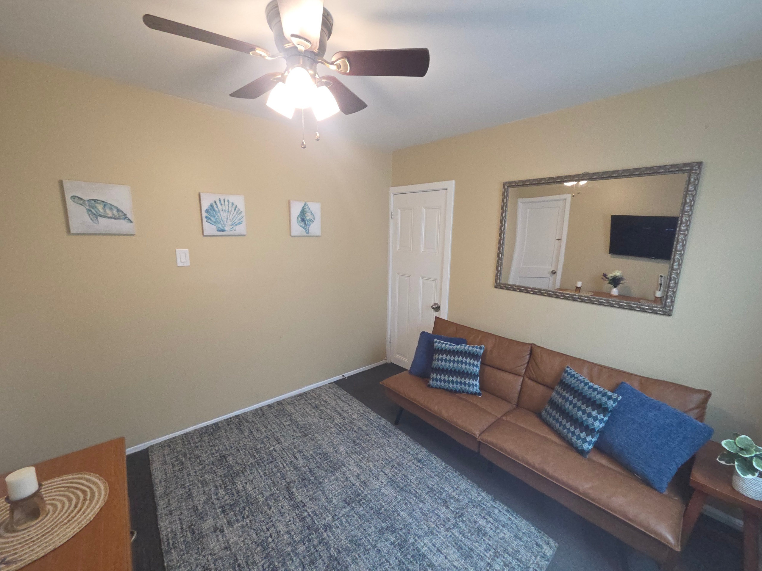#10 Wildwood apt one block from beach & boardwalk!
