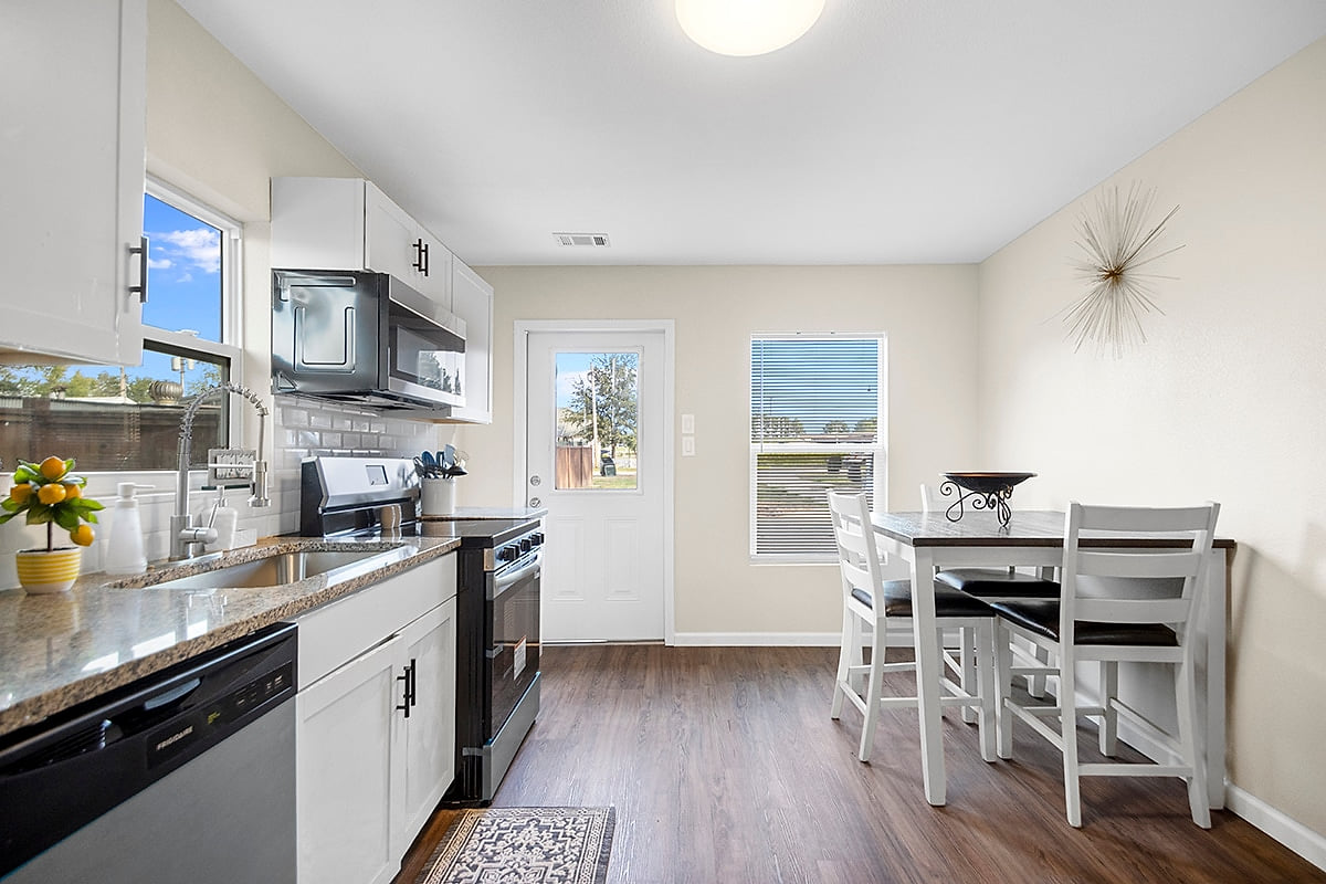 Conway Casita- A Modern Fully Furnished Guest Home image 1