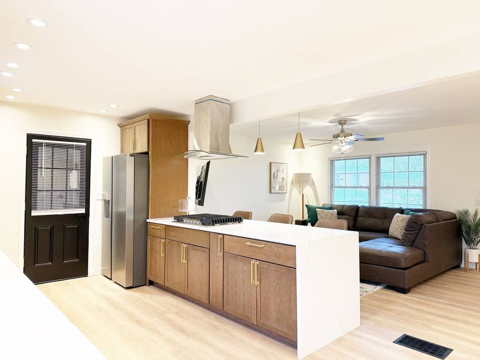 Northside Nuovamente Ristrutturato & Stile 3BR/2.5BA - Evansville