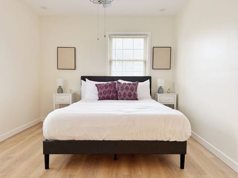 Northside Newly Renovated & Stylish 3BR/2.5BA