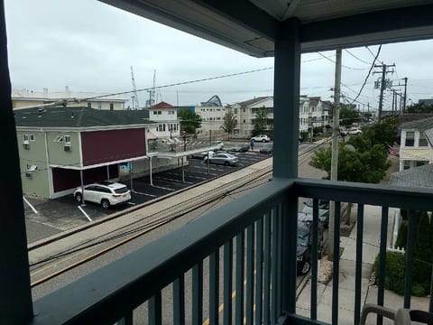 +9 Wildwood 1 block beach & boardwalk!