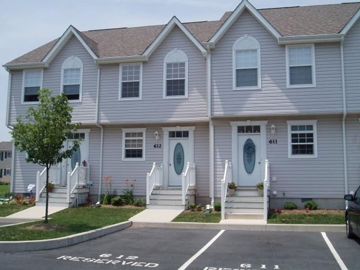 Front Door, Unit 611