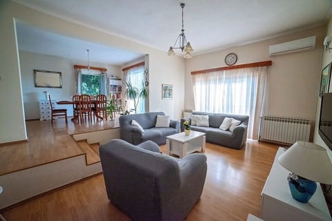 Villa Flower garden with pool - Unit 378447-13