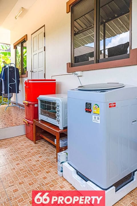 Cozy Home in Green Community. Swimming Pool Access