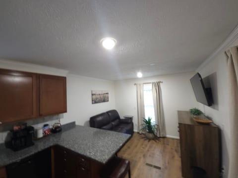 Greystoke Tiny Home w/1bed, 1 bath, deck, grill