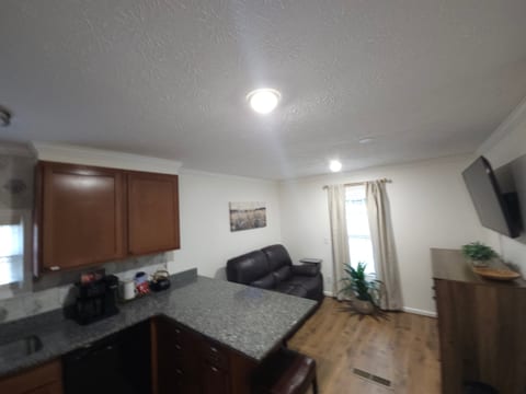 Greystoke Tiny Home w/1bed, 1 bath, deck, grill