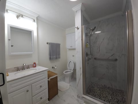 Greystoke Tiny Home w/1bed, 1 bath, deck, grill