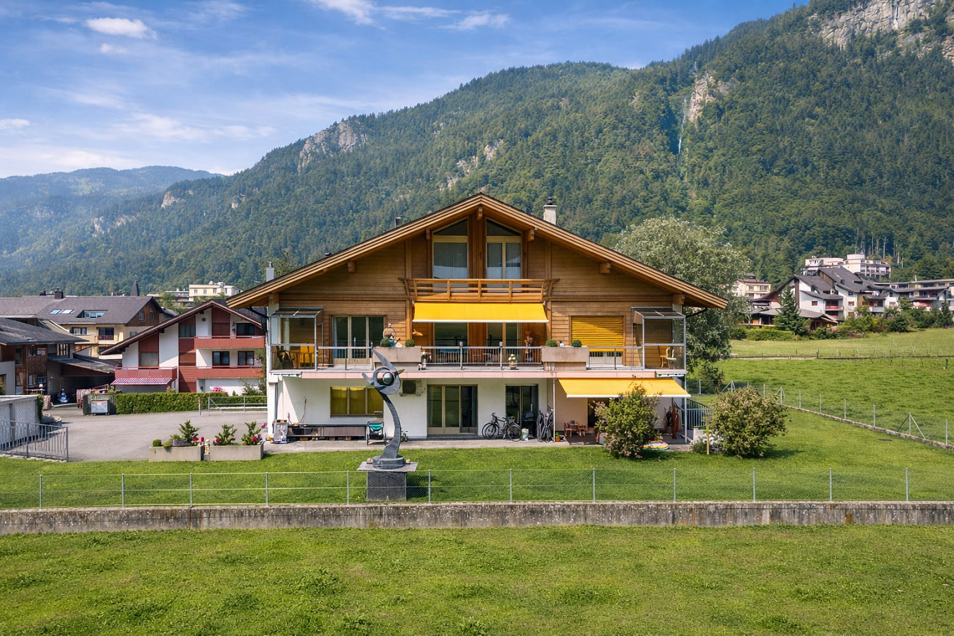 Exclusive Waterfall View Chalet · AC · near Interlaken