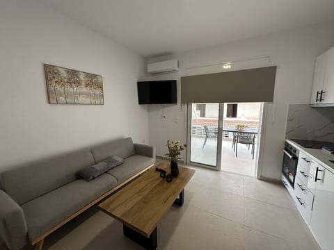 Loutraki's Hideaway