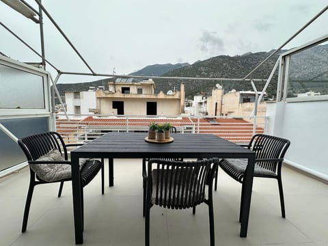 Loutraki's Hideaway