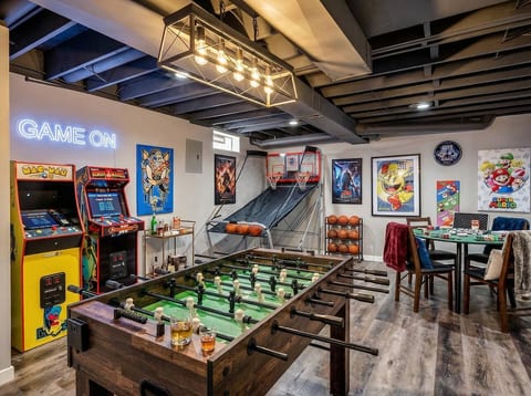 Tremont + Covered Parking + Games + Patio +2minsDT