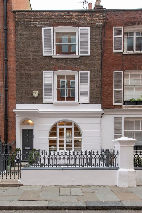 Prime Kensington Private Townhouse-Central London