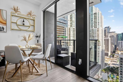 Downtown Miami Studio, 32nd Flr, Bay, Pool, Gym