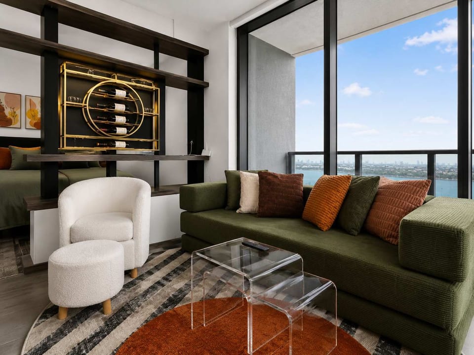 Downtown Miami Studio, 25th Flr+, Bay & Wheel View - Miami