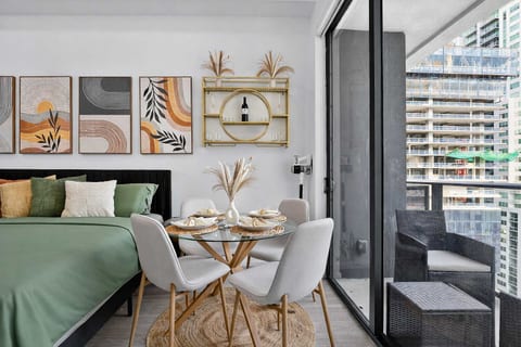 Downtown Miami Studio, 32nd Flr, Bay, Pool, Gym