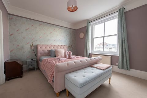 Elegant South Kensington Duplex 4-Bed Luxury Stay