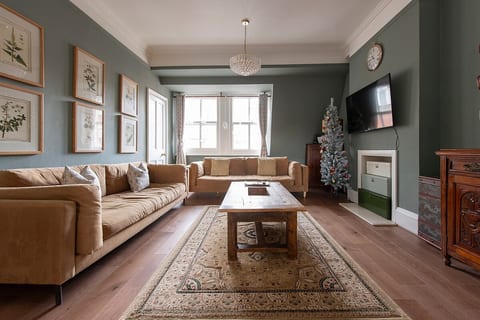 Elegant South Kensington Duplex 4-Bed Luxury Stay