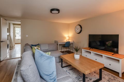 Barn Cottage – Cosy Countryside Retreat near Bath