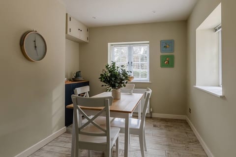 Forest Cottage – Cosy Countryside Escape near Bath