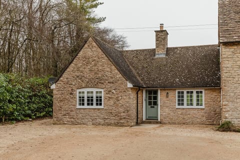 Forest Cottage – Cosy Countryside Escape near Bath