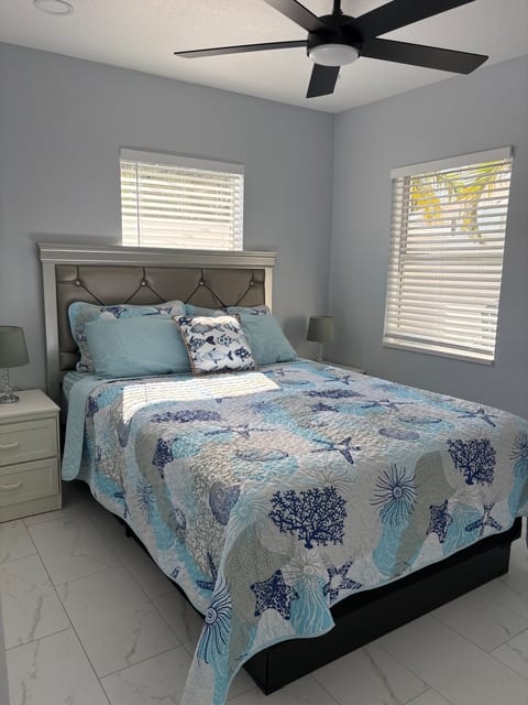 Beachside Blue Retreat | Walk to Beach | Long-Term