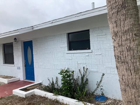 Simple Old Florida Style Home image 2