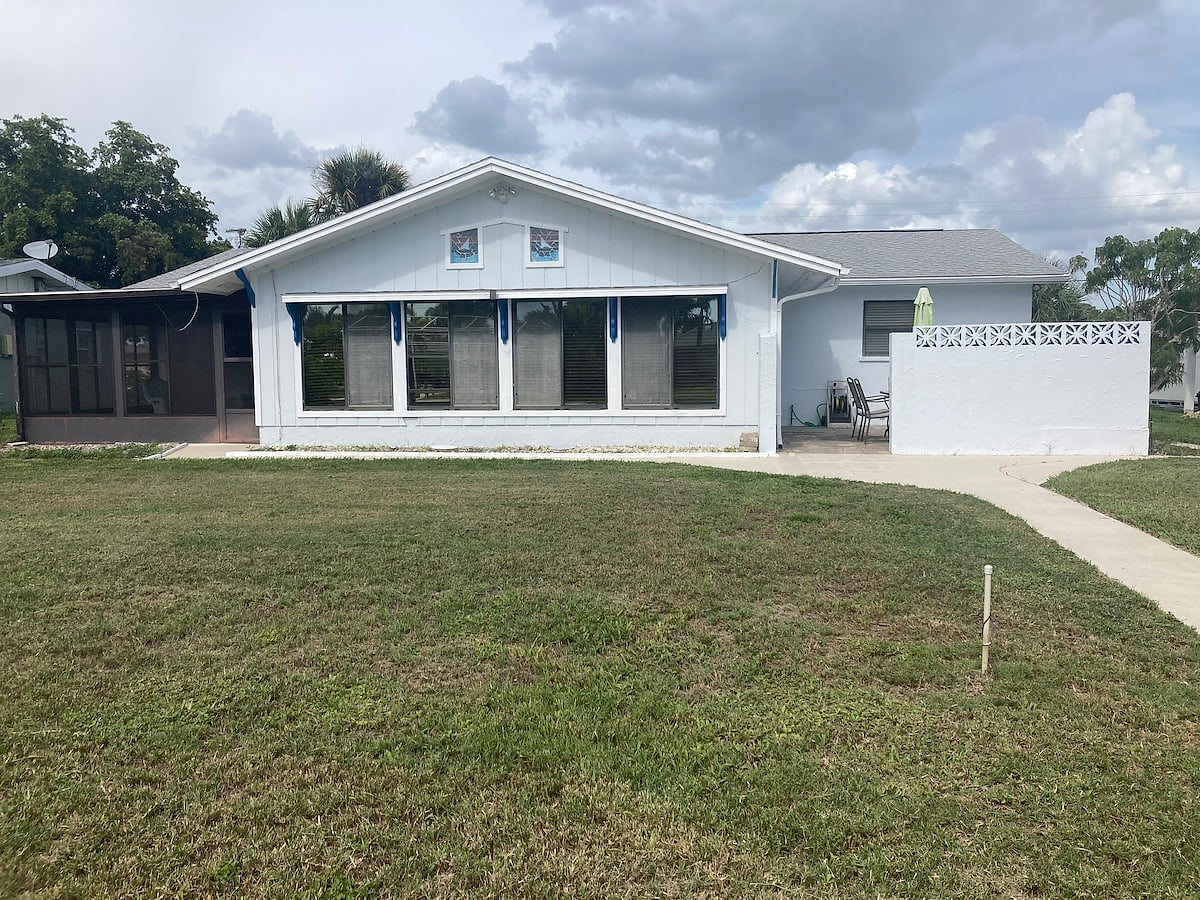 Simple Old Florida Style Home image 1