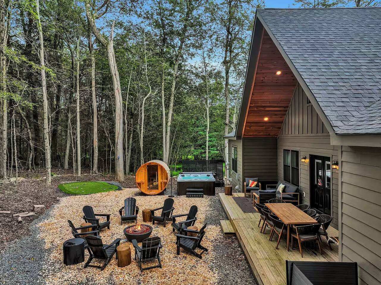 Golf Sim, Game-Movie Room, Spa, Sauna, Arcade !