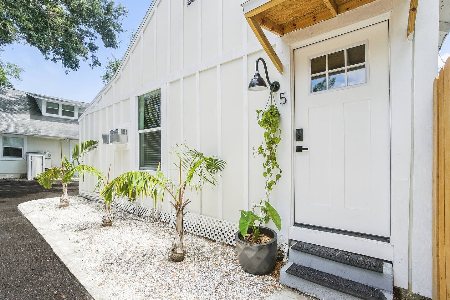 [Entrance] Self-check in with keypad 